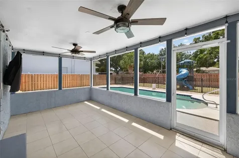 1674 34th Avenue N St Petersburg FL 33713
