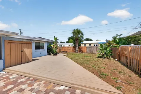 1674 34th Avenue N St Petersburg FL 33713