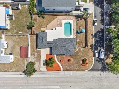 1674 34th Avenue N St Petersburg FL 33713