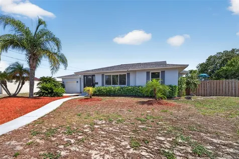 1674 34th Avenue N St Petersburg FL 33713