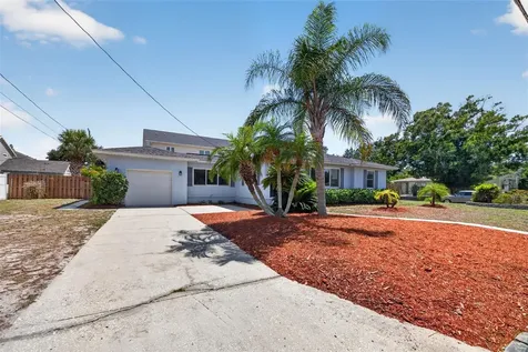 1674 34th Avenue N St Petersburg FL 33713