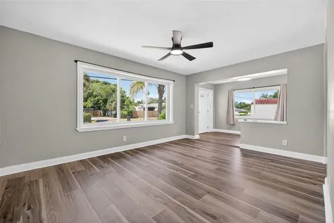 1674 34th Avenue N St Petersburg FL 33713