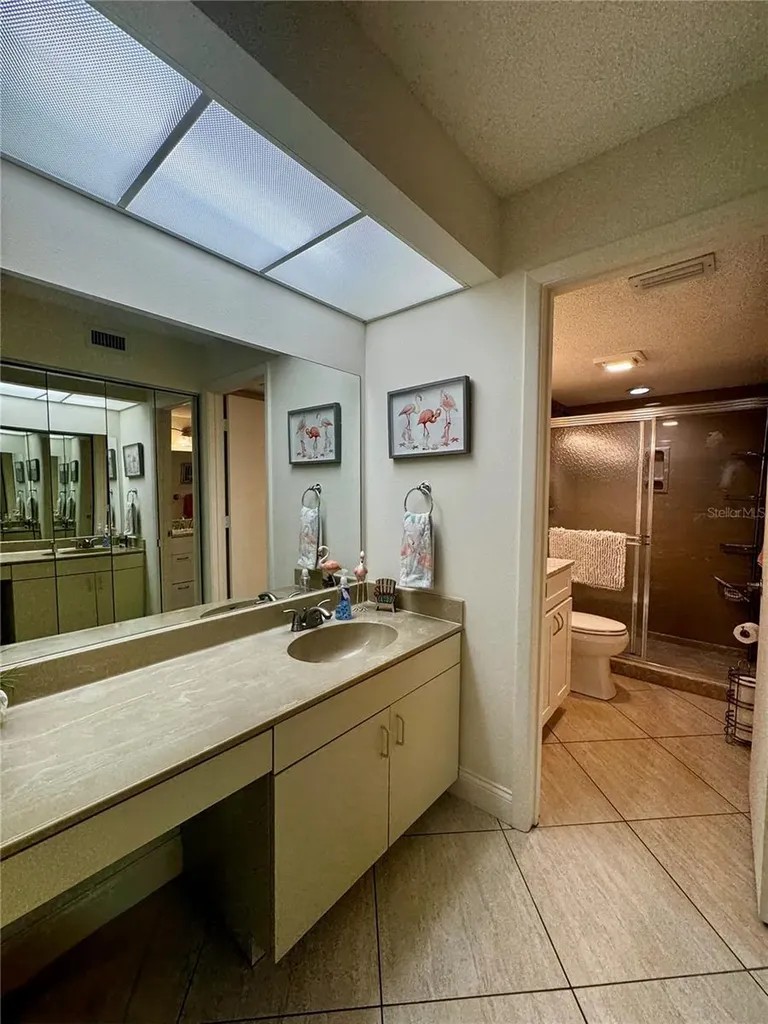 4377 Longmeadow Sarasota FL 34235