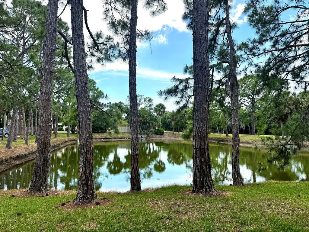 4377 Longmeadow Sarasota FL 34235