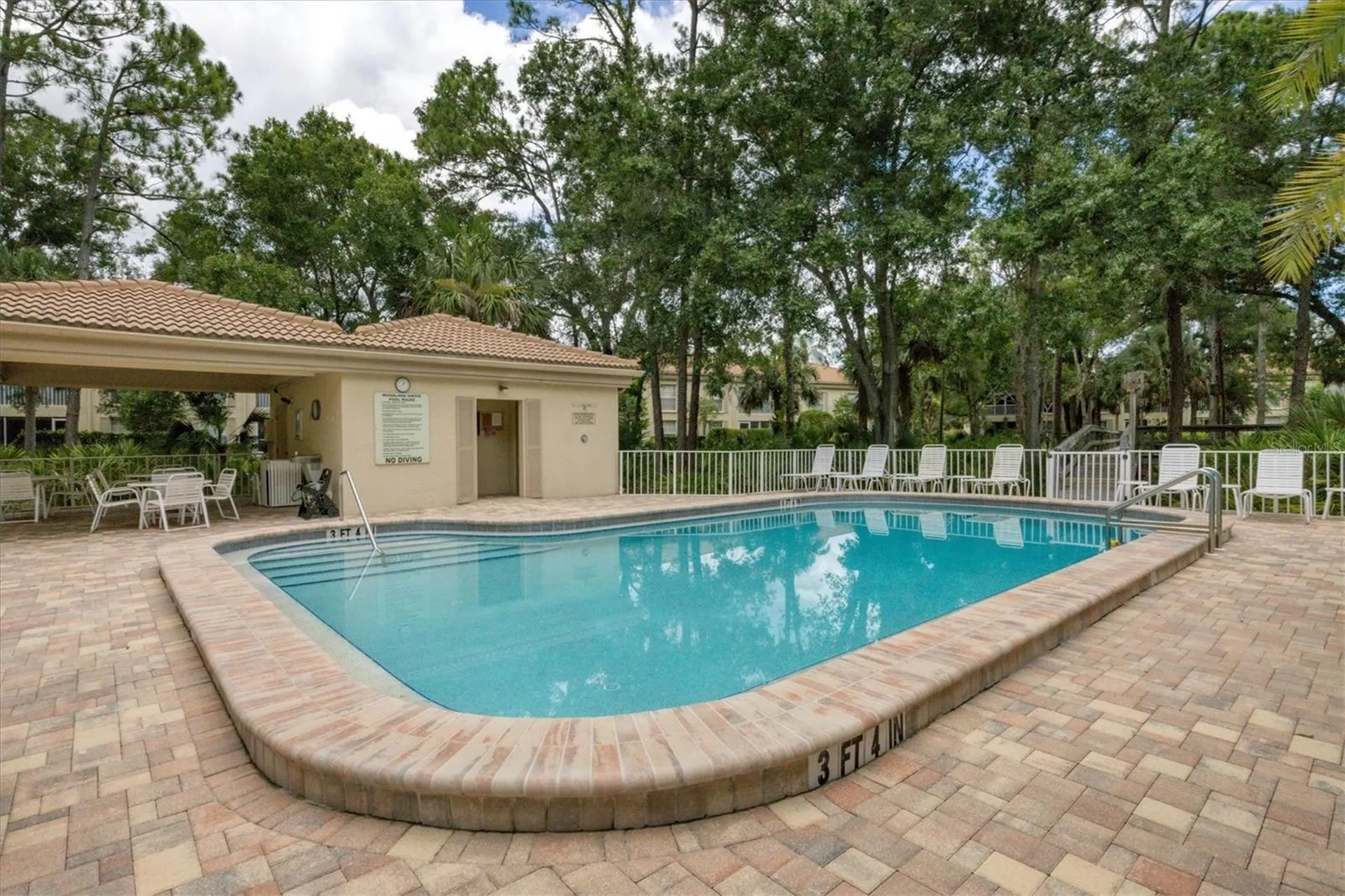 4377 Longmeadow Sarasota FL 34235