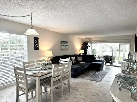 4377 Longmeadow Sarasota FL 34235