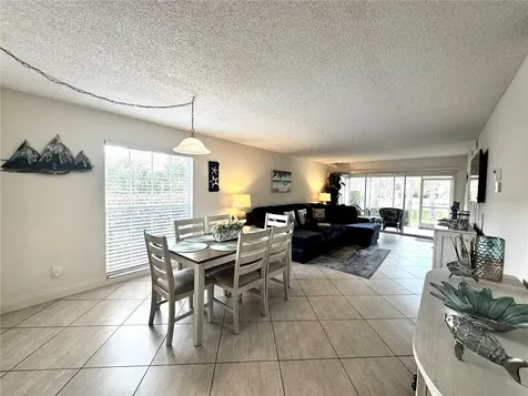 4377 Longmeadow Sarasota FL 34235
