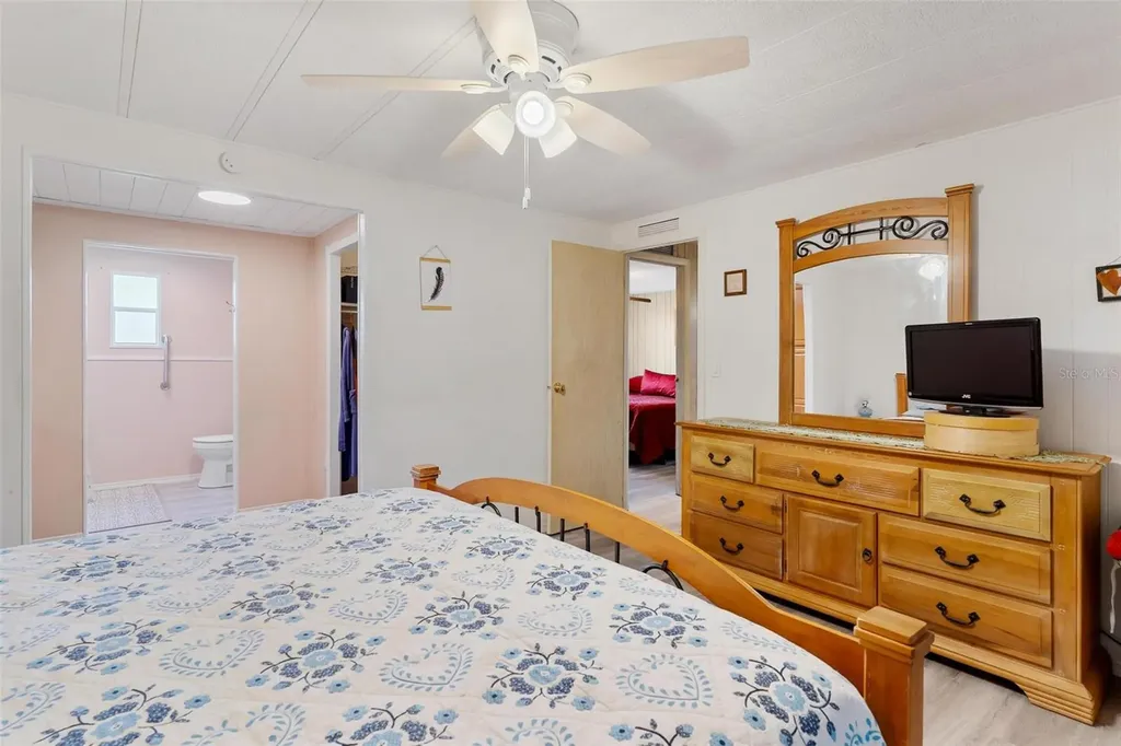 717 W Coach N Four Drive Leesburg FL 34748