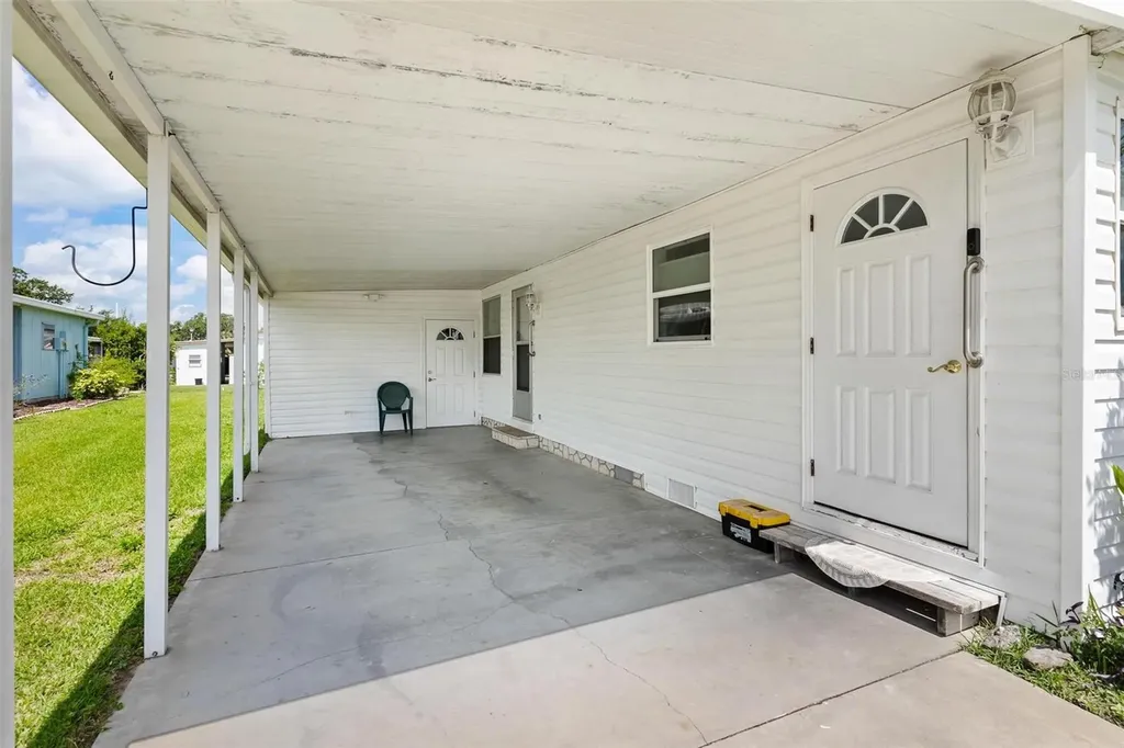 717 W Coach N Four Drive Leesburg FL 34748