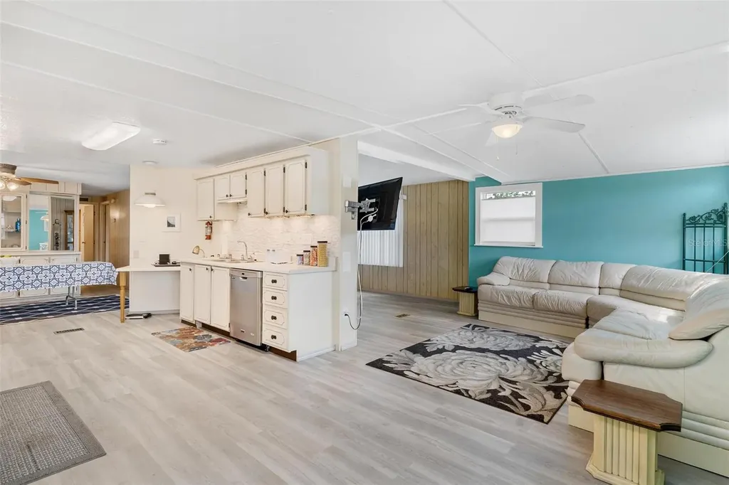 717 W Coach N Four Drive Leesburg FL 34748