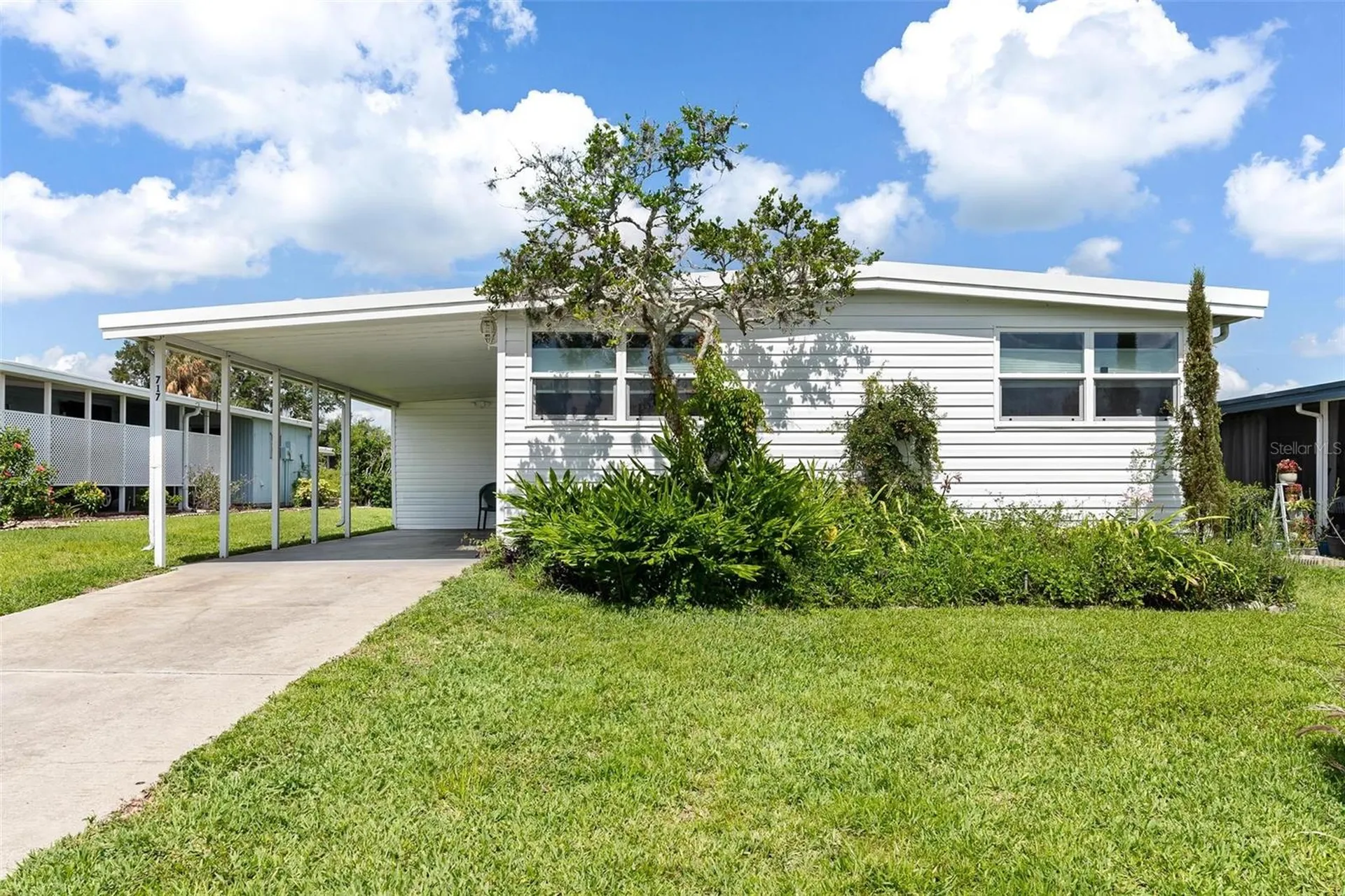 717 W Coach N Four Drive Leesburg FL 34748