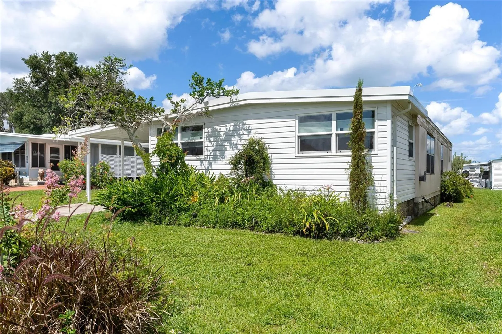 717 W Coach N Four Drive Leesburg FL 34748