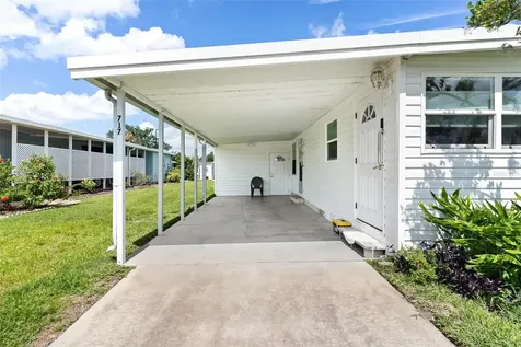 717 W Coach N Four Drive Leesburg FL 34748