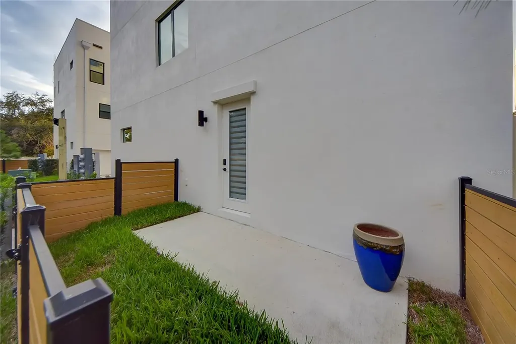323 15th Street N St Petersburg FL 33705