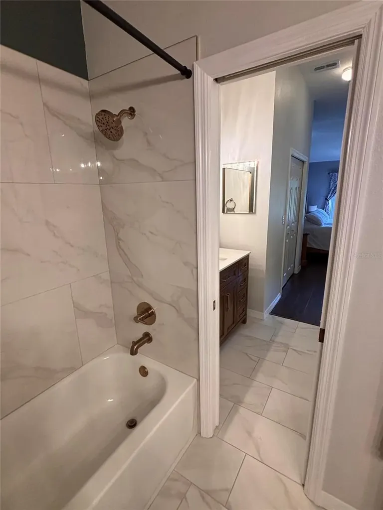 18842 Duquesne Drive Tampa FL 33647