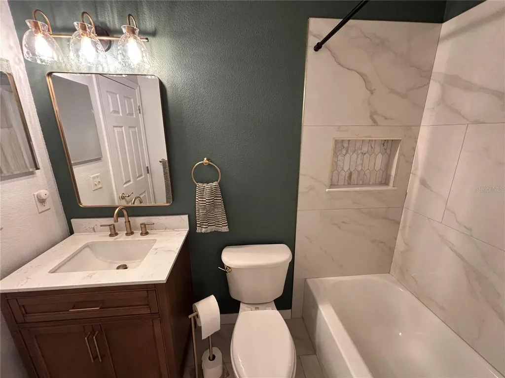 18842 Duquesne Drive Tampa FL 33647