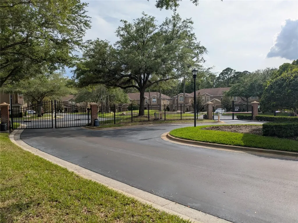 18842 Duquesne Drive Tampa FL 33647