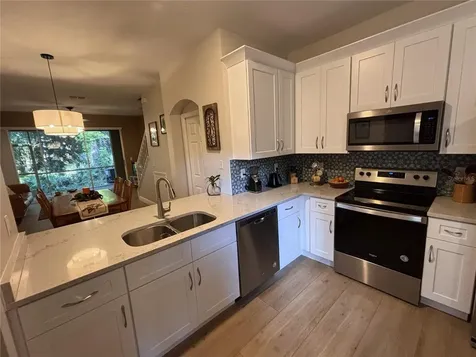 18842 Duquesne Drive Tampa FL 33647