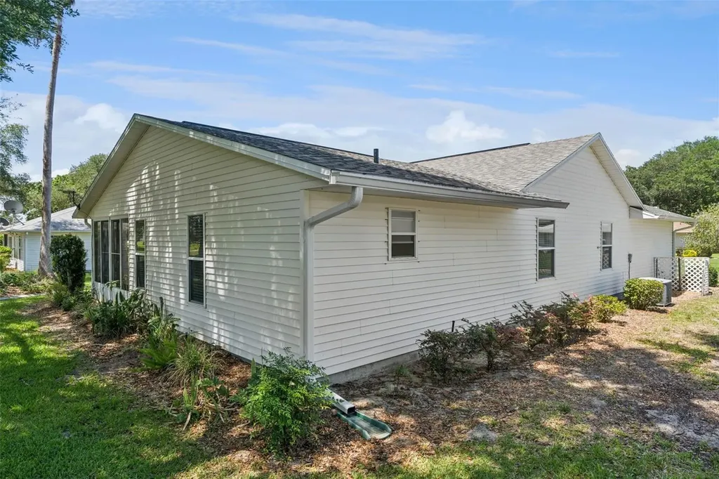 27211 Racquet Circle Leesburg FL 34748