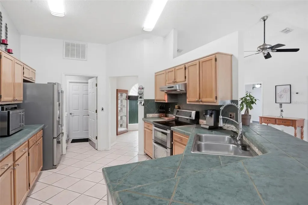 6445 Bay Shore Drive St Cloud FL 34771