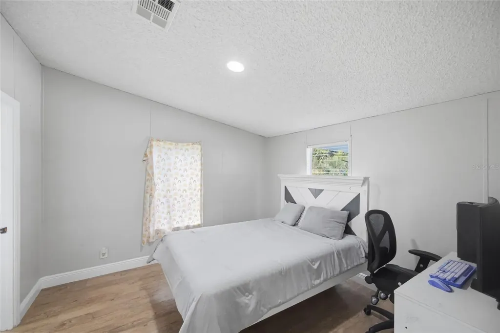 11821 Grovewood Avenue Thonotosassa FL 33592