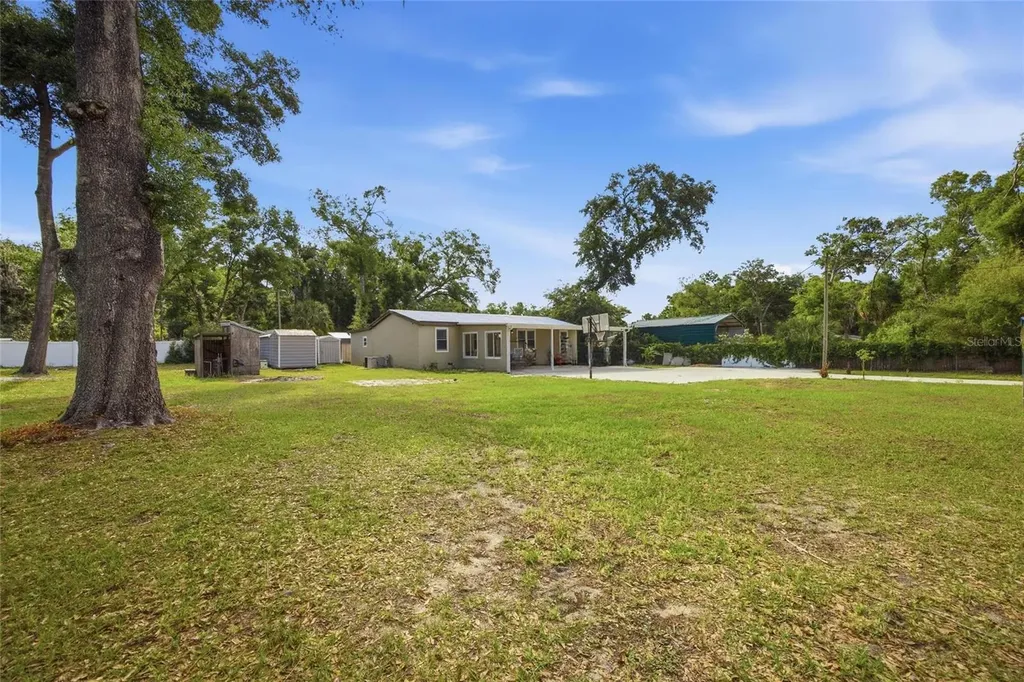 11821 Grovewood Avenue Thonotosassa FL 33592