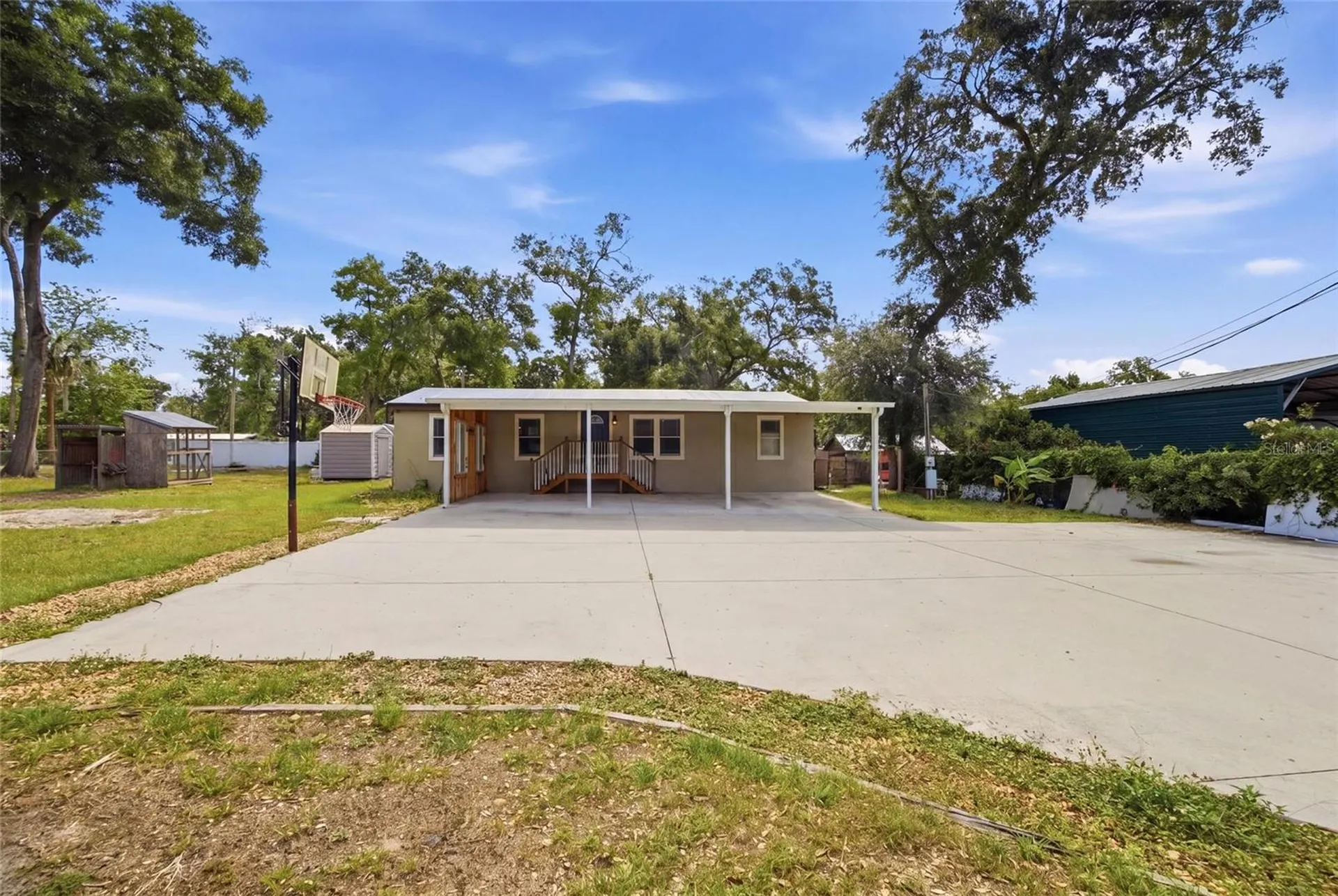 11821 Grovewood Avenue Thonotosassa FL 33592
