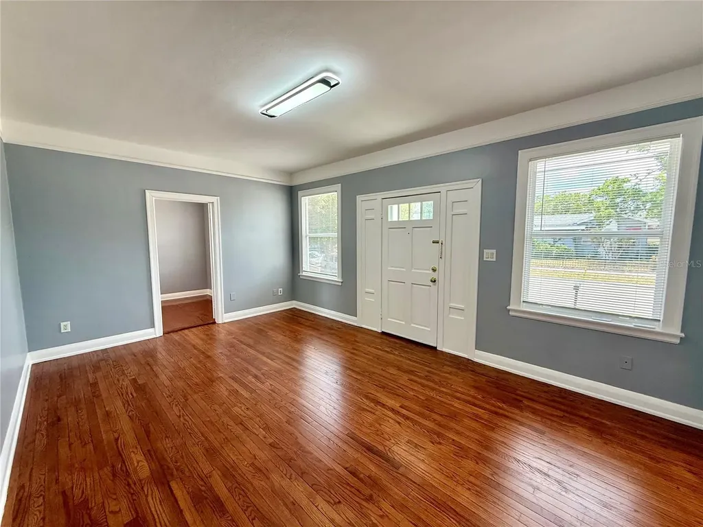 2323 W North B Street Tampa FL 33609