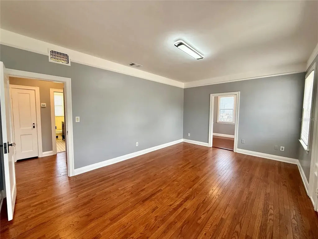 2323 W North B Street Tampa FL 33609