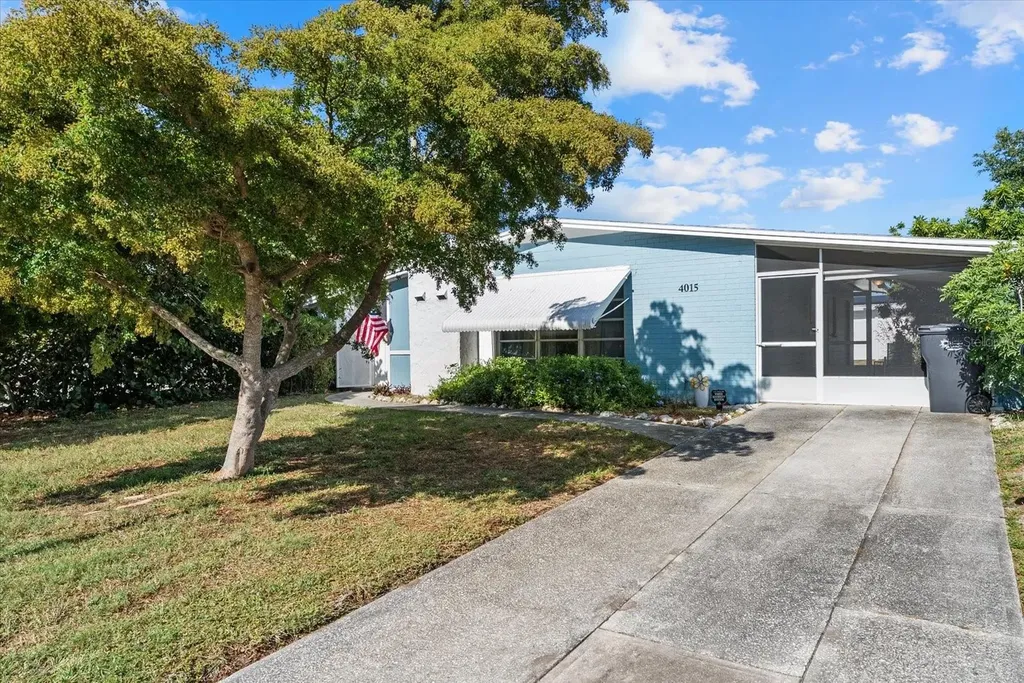 4015 52nd Street Court W Bradenton FL 34209