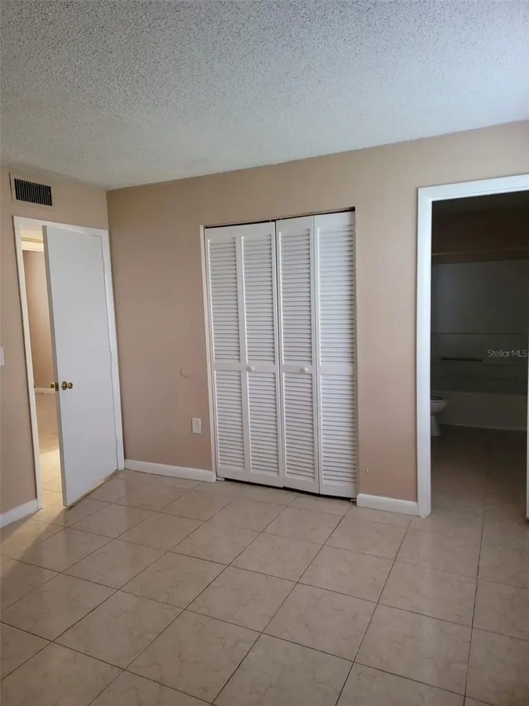 728 Ridenhour Circle Orlando FL 32809