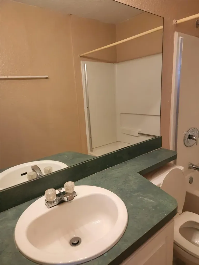 728 Ridenhour Circle Orlando FL 32809
