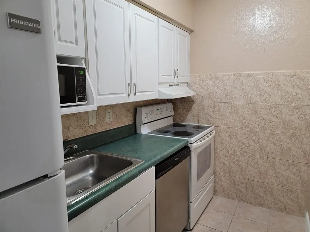 728 Ridenhour Circle Orlando FL 32809
