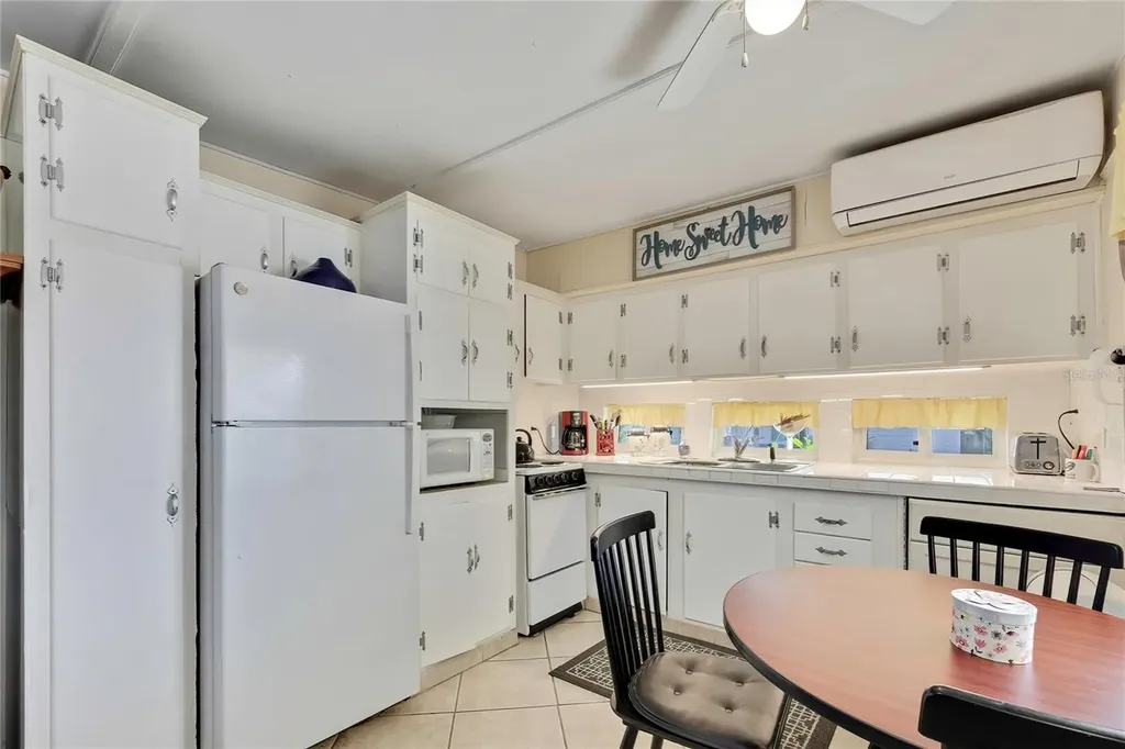 800 32nd Avenue S St Petersburg FL 33705