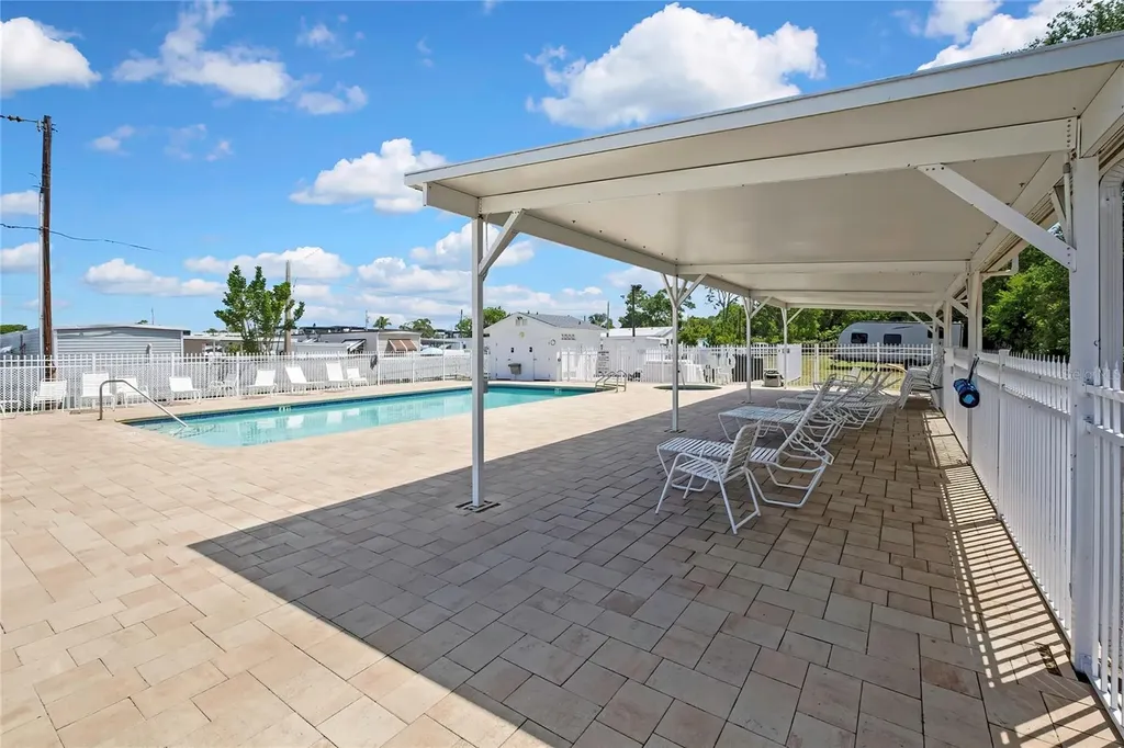 800 32nd Avenue S St Petersburg FL 33705