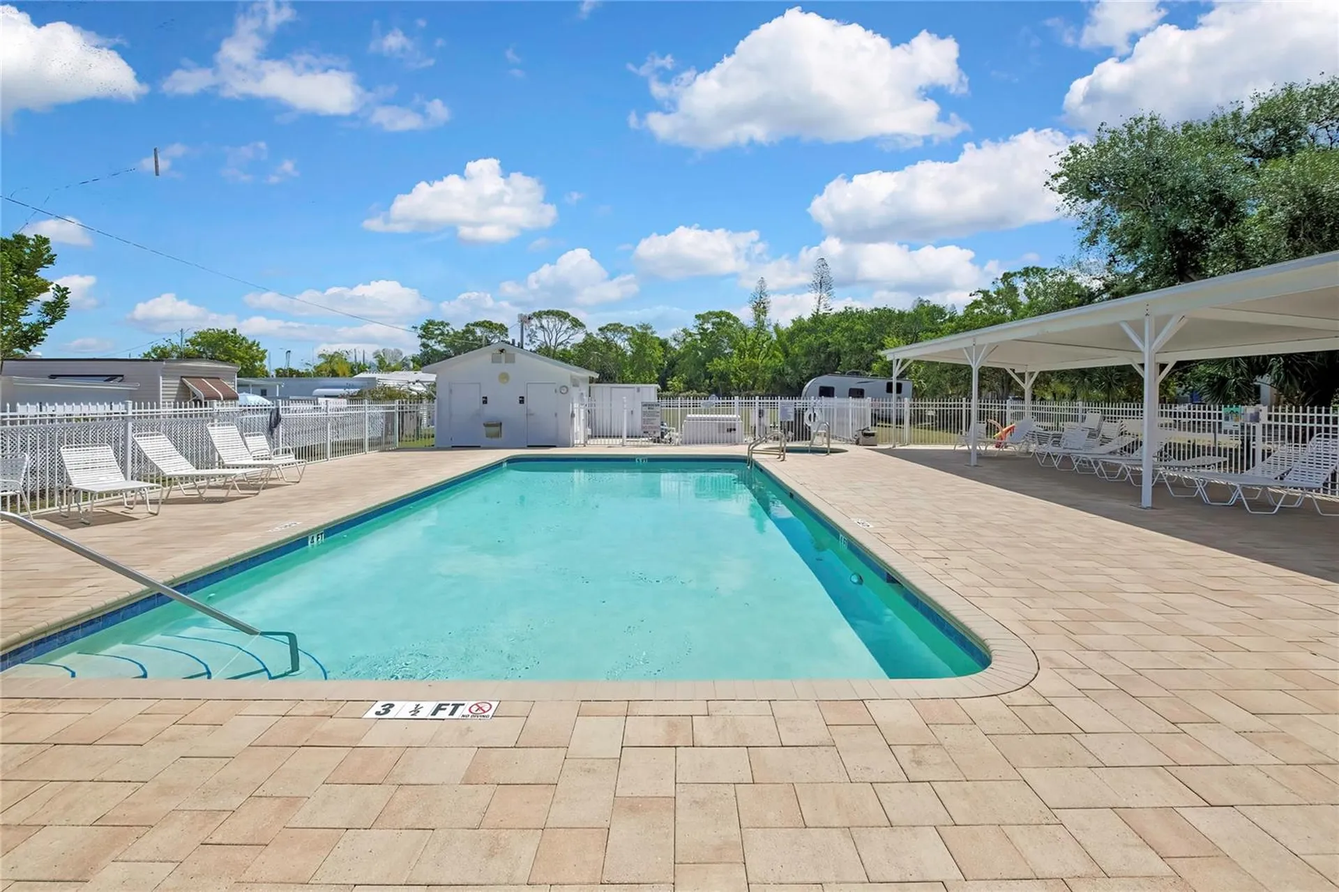 800 32nd Avenue S St Petersburg FL 33705