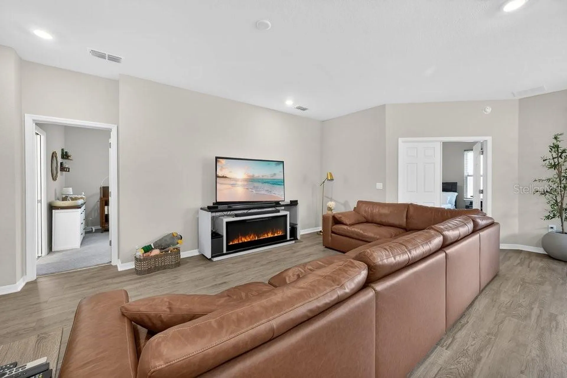 712 Daphne Drive Polk City FL 33868