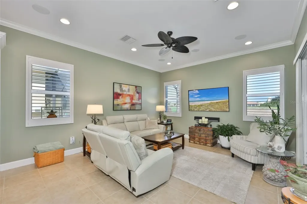 1618 Emerald Dunes Drive Sun City Center FL 33573