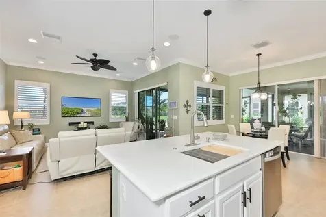 1618 Emerald Dunes Drive Sun City Center FL 33573