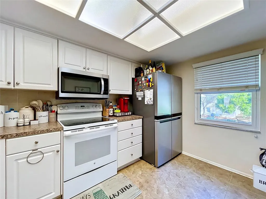 202 Meadow Lane Oldsmar FL 34677