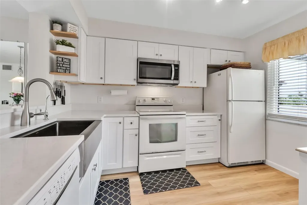 5224 Lake Village Drive Sarasota FL 34235