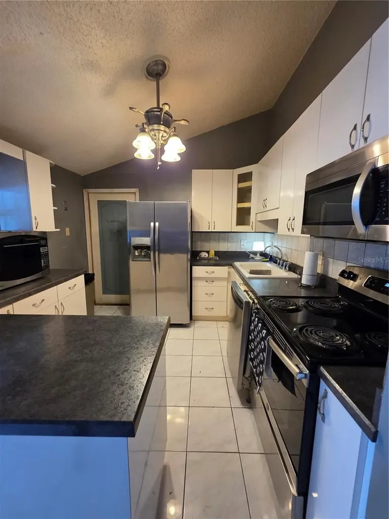 10113 Timber Oaks Court Tampa FL 33615
