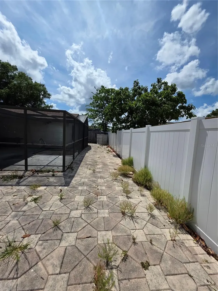 10113 Timber Oaks Court Tampa FL 33615