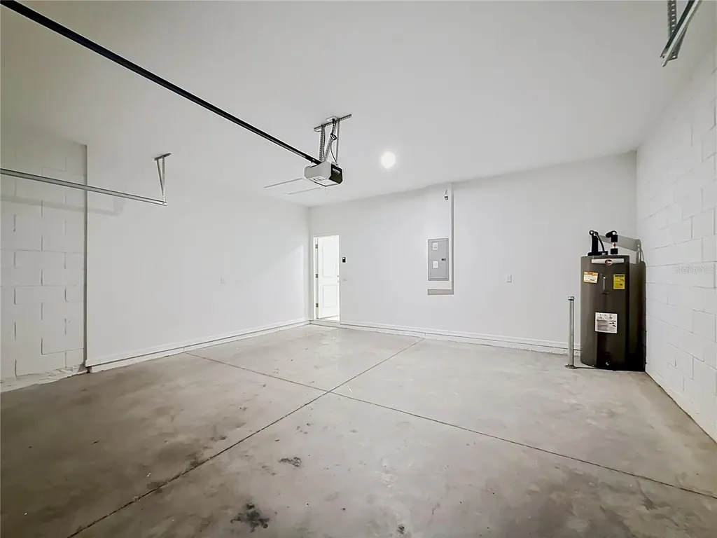 418 Quayside Avenue Mascotte FL 34753