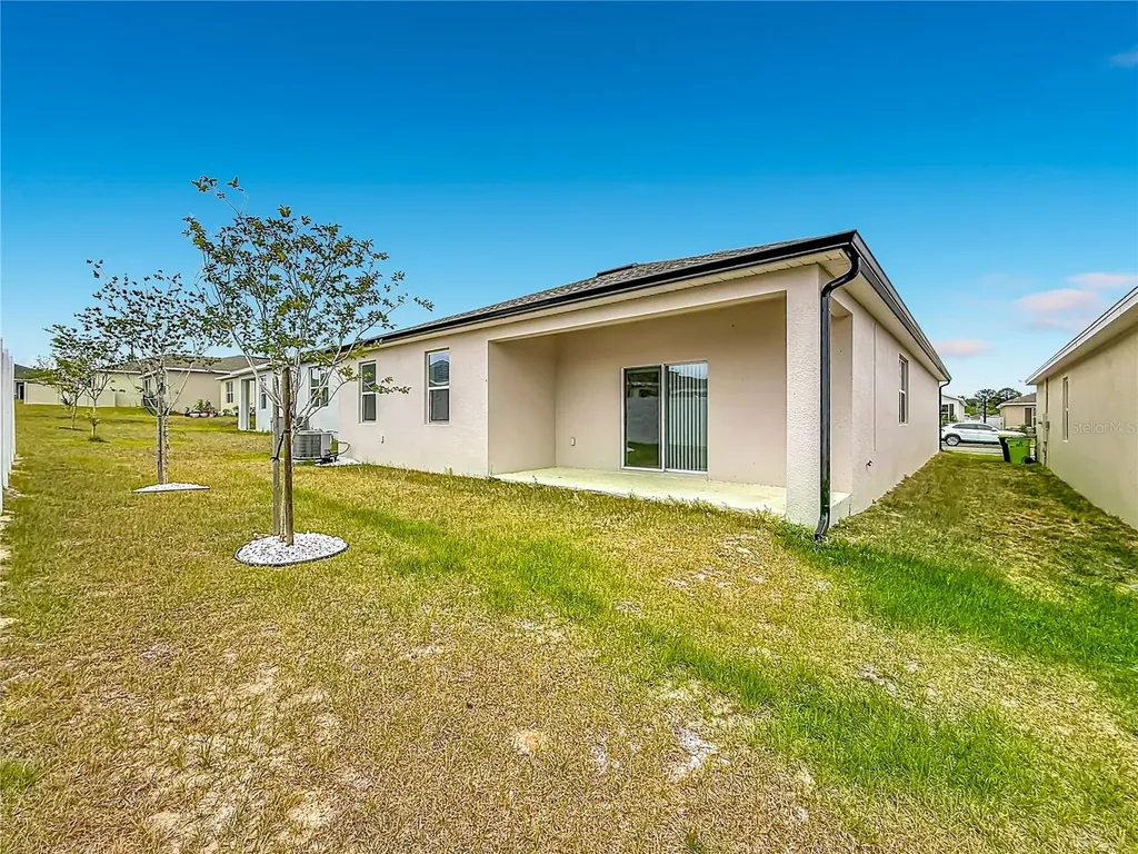 418 Quayside Avenue Mascotte FL 34753