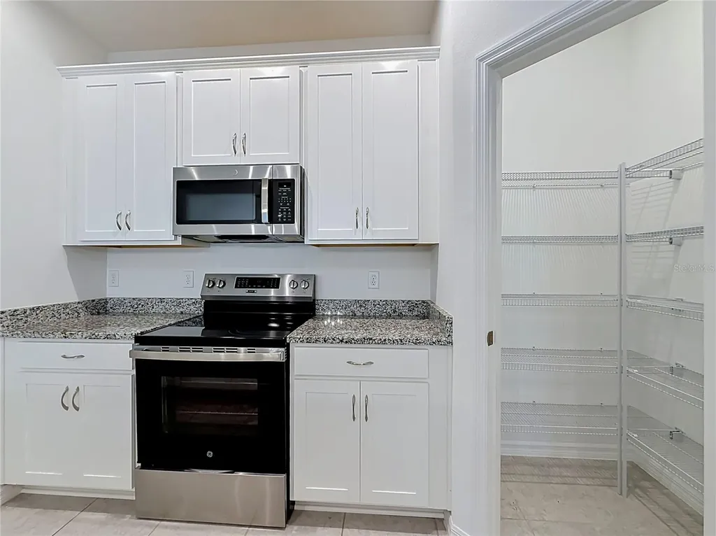 418 Quayside Avenue Mascotte FL 34753