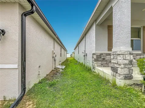 418 Quayside Avenue Mascotte FL 34753