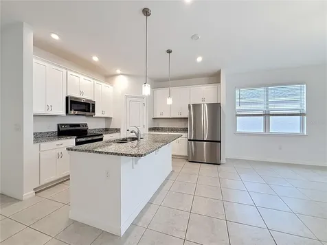 418 Quayside Avenue Mascotte FL 34753