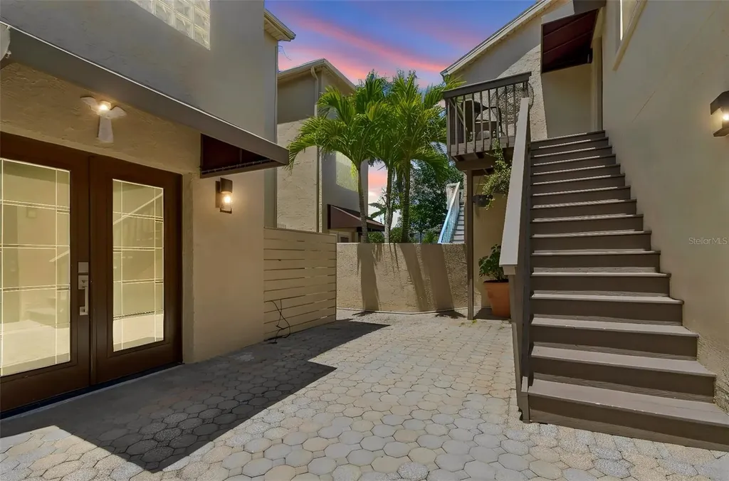 487 Pinellas Bayway S St Petersburg FL 33715