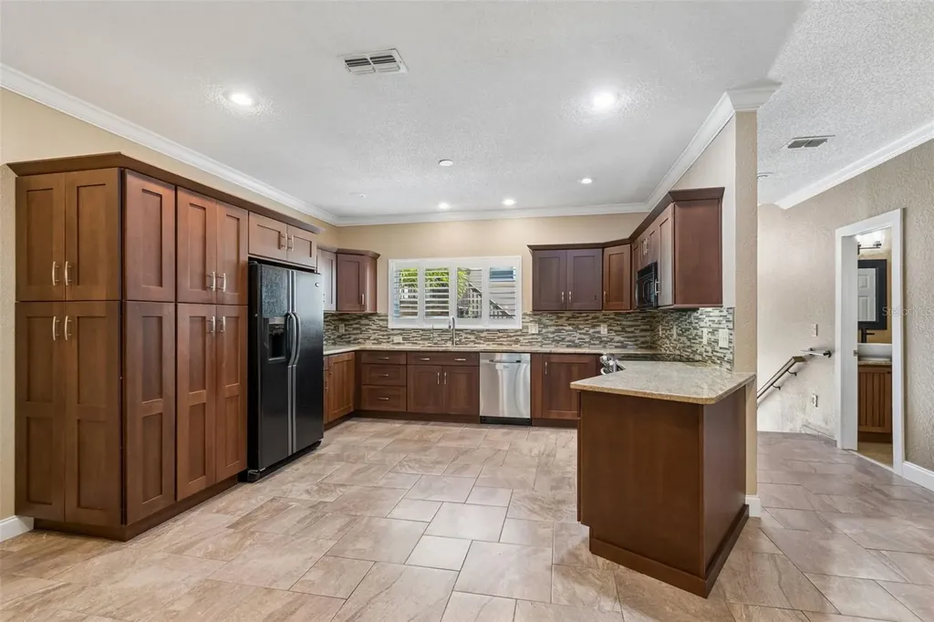 487 Pinellas Bayway S St Petersburg FL 33715